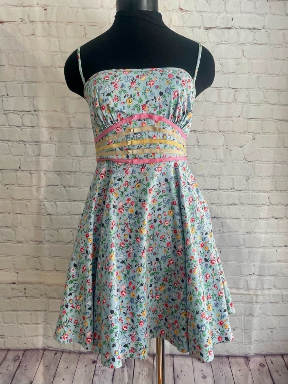 Vintage Y2K Betsey Johnson Garden Floral Runway Fit & Flare Dress Size 0